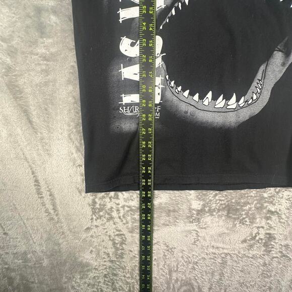 Mandalay Bay Las Vegas Black Big Print Shark Graphic T-shirt Size Medium - Picture 5 of 6